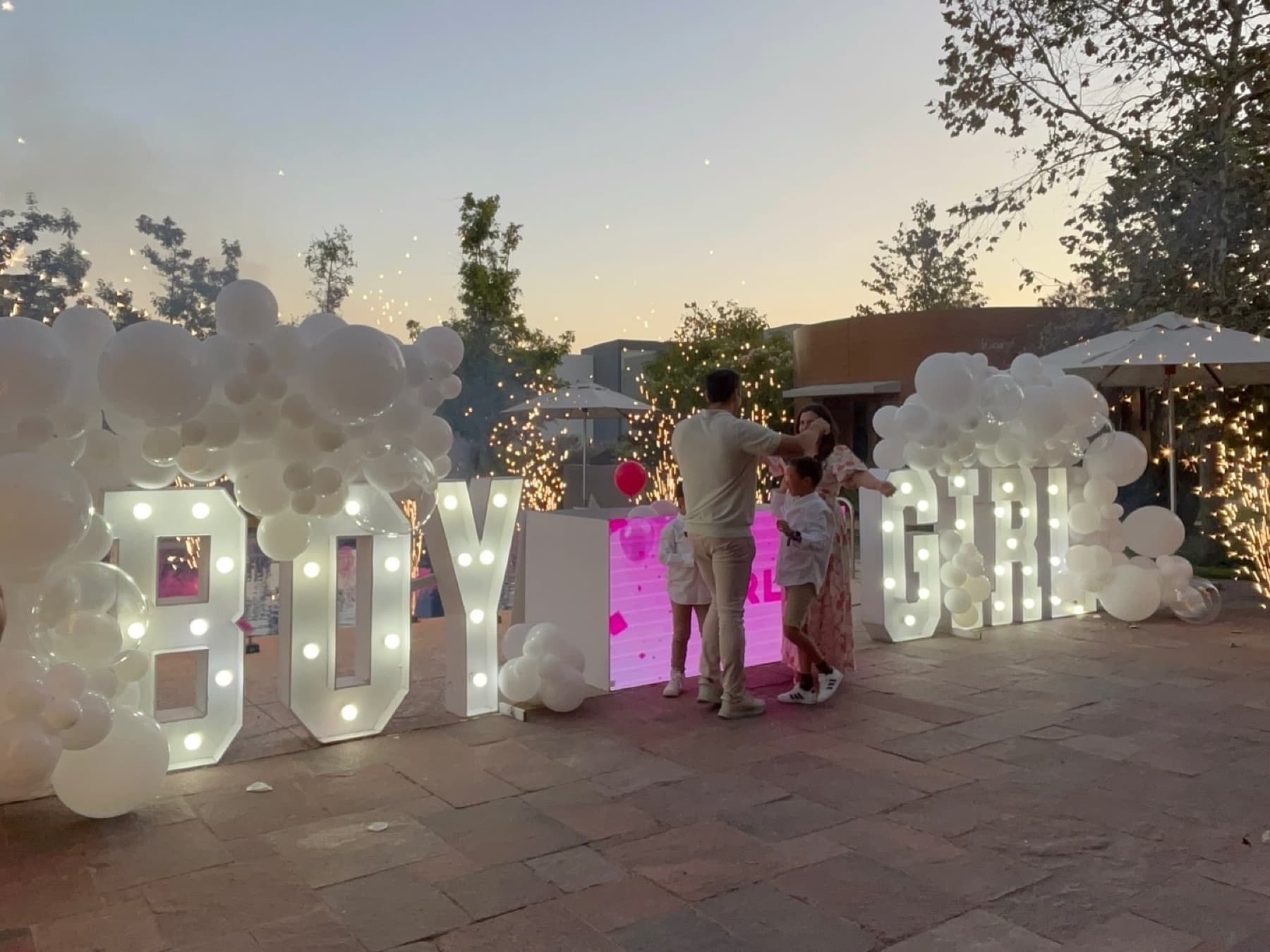 Gender reveal al atardecer
